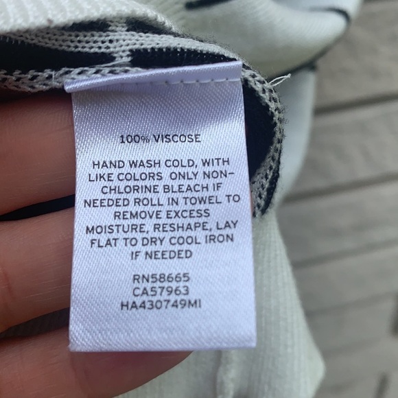 Halogen Off White/Blk Plaid Pullover Sweater Vest SzS - Picture 9 of 9